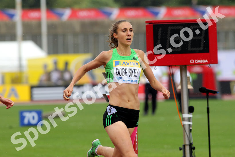 Lisa Dobriskey beats Hannah England in the 1500 metres, 2011 Aviva London Grand Prix
